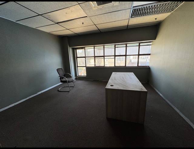 3,563M² WAREHOUSE TO LET IN INDUSTRIA